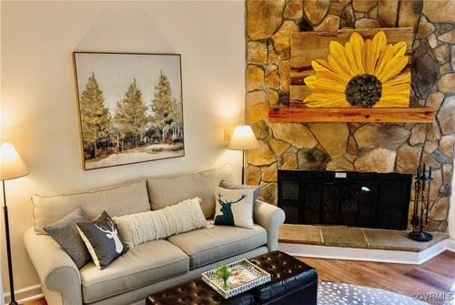 798 Laurelwood, ROSELAND, VA, 22967-8148 | Card Image