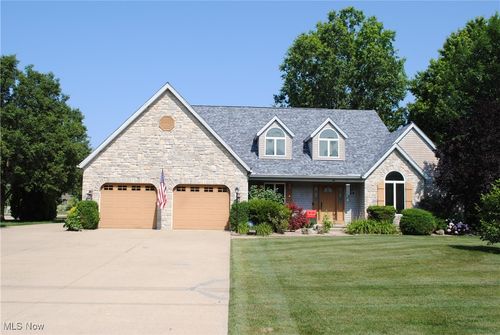 717 Jaycox Rd, Avon Lake, OH, 44012-2213 | Card Image