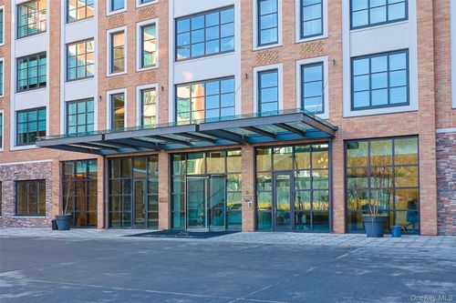 unit-1024-100 Garvies Point Rd, Glen Cove, NY, 11542-5000 | Card Image