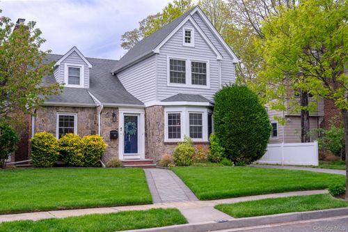 177 Fonda Rd, Rockville Centre, NY, 11570-2708 | Card Image