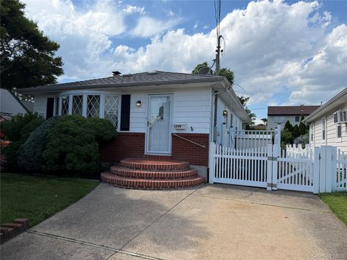 1799 Stone Ave, East Meadow, NY, 11554-1005 | Card Image