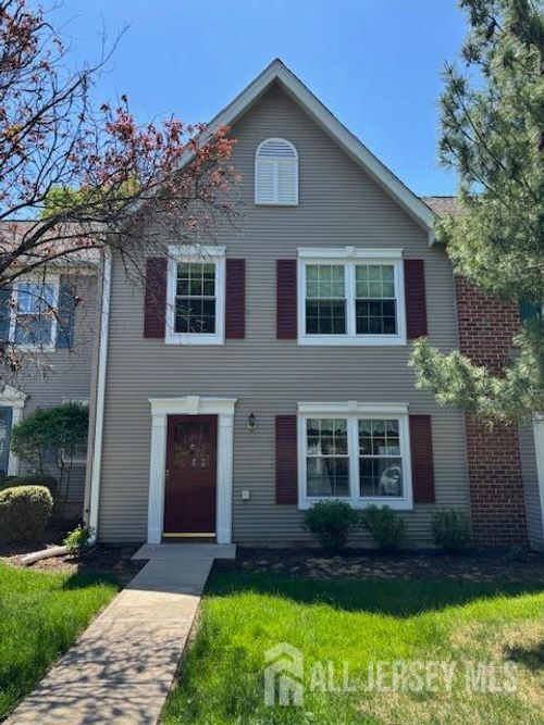 145 Lindsey Ct, FRANKLIN PARK, NJ, 08823-1534 | Card Image