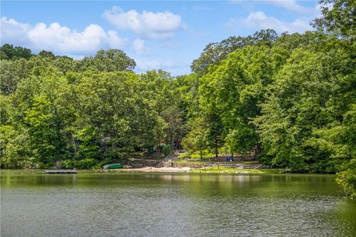 12 Branch St, Goldens Bridge, NY, 10526-1215 | Card Image