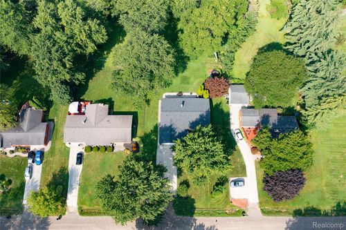 36163 Putnam St, Clinton Twp, MI, 48035-1357 | Card Image