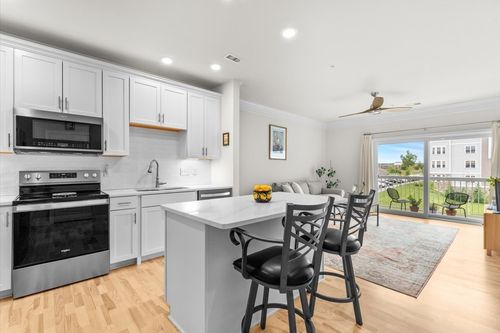 202-3202 Peters Farm Way, Westborough, MA, 01581-1257 | Card Image