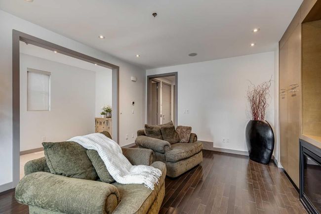 404 Aspen Meadows Hill Sw, Townhouse with 3 bedrooms, 4 bathrooms and 2 parking in Calgary AB | Image 5