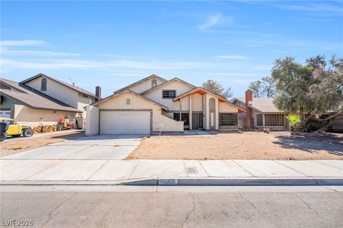 4640 Freshwater Dr, Las Vegas, NV, 89103-4318 | Card Image