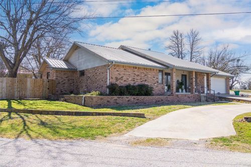 1811 Saylor St, Goldthwaite, TX, 76844-2353 | Card Image