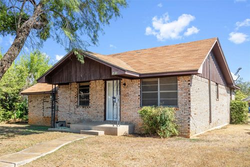 1810 9th St, Brownwood, TX, 76801-4717 | Card Image