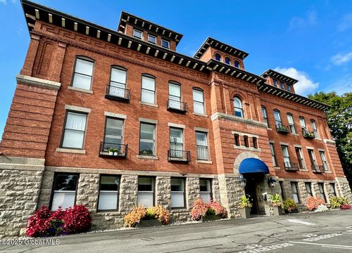 apt-406-77 Van Dam St, Saratoga Springs, NY, 12866-2581 | Card Image