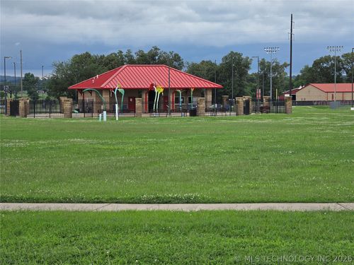 1106 W Hickory Street, Stilwell, OK, 74960 | Card Image