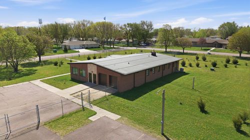 612 N Brown St, Winthrop, MN, 55396-2314 | Card Image
