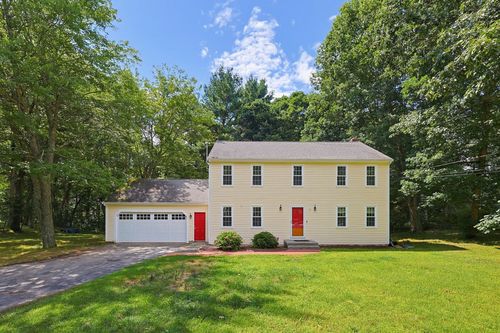 3 Brewster Rd, Norfolk, MA, 02056-1807 | Card Image