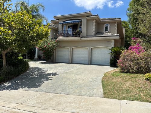 9507 Hunt Club Ln, Chatsworth, CA, 91311-2684 | Card Image