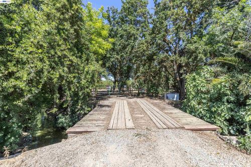 3515 Kellogg Creek Rd, Byron, CA, 94514-2222 | Card Image