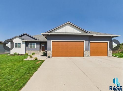 905 N Juniper St, Lennox, SD, 57039-2388 | Card Image