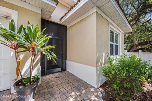 121 Seminole Ln, Cocoa Beach, FL, 32931-3338 | Card Image