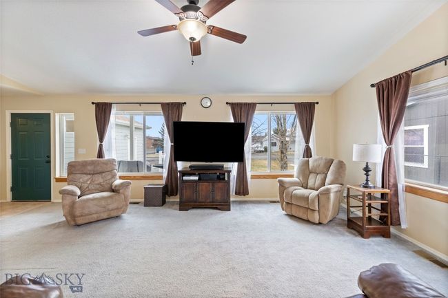 1302 W Summit St, House other with 3 bedrooms, 2 bathrooms and null parking in Livingston MT | Image 6