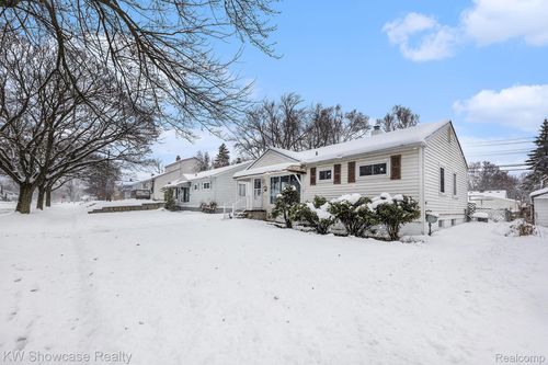 575 4th Ave, Pontiac, MI, 48340-2021 | Card Image