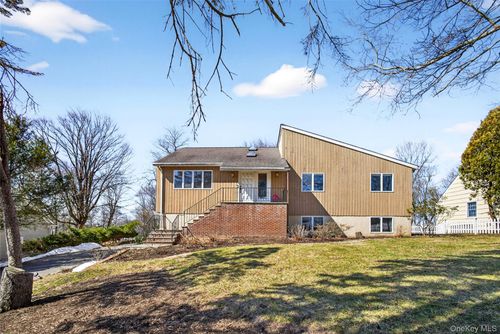 80 Ridgeview Dr, Pleasantville, NY, 10570-1822 | Card Image