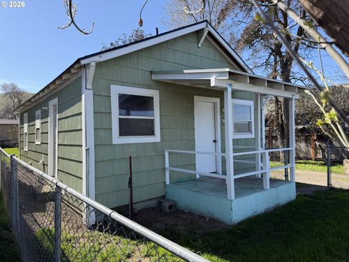 2406 E 10th St, The Dalles, OR, 97058-3949 | Card Image