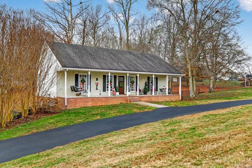 141 Matt Dr, Scottsville, KY, 42164-7935 | Card Image