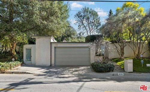2530 Hutton Dr, Beverly Hills, CA, 90210-1212 | Card Image