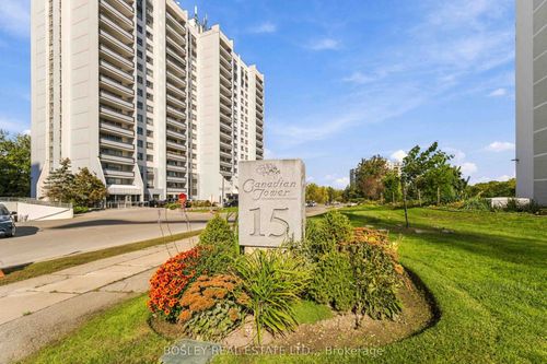15 Towering Heights Blvd, Saint Catharines, ON, L2T3G7 | Card Image