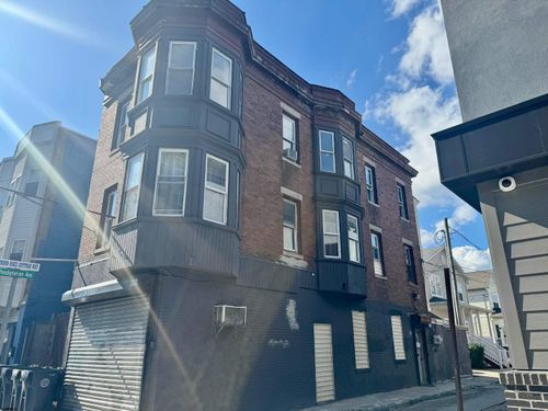 1013 Arctic Ave, Atlantic City, NJ, 08401-4738 | Card Image