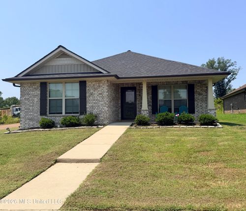 8673 Kimberly Dawn Dr, Southaven, MS, 38671-6460 | Card Image