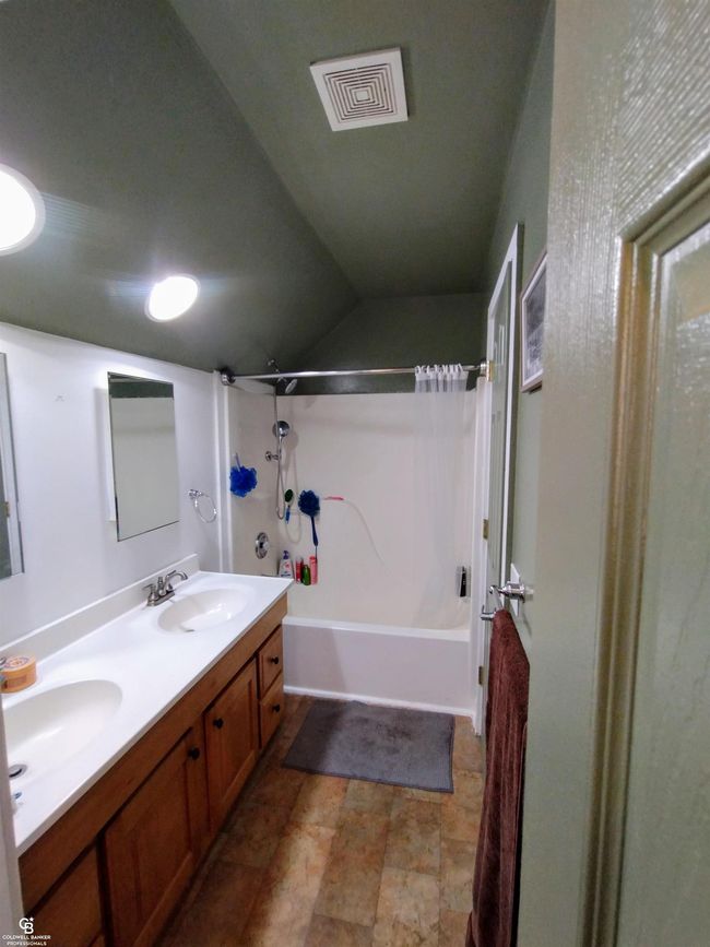 Master Bedroom Bathroom | Image 39