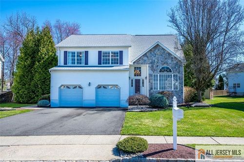 8 Pointer Pl, Kendall Park, NJ, 08824-1490 | Card Image