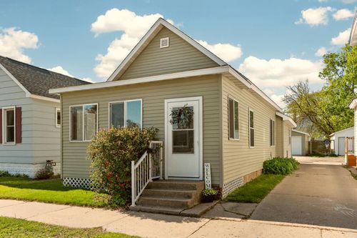659 W 4th St, Winona, MN, 55987-5134 | Card Image