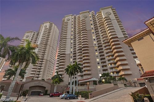 e2505-2090 W 1st St, FORT MYERS, FL, 33901-3103 | Card Image