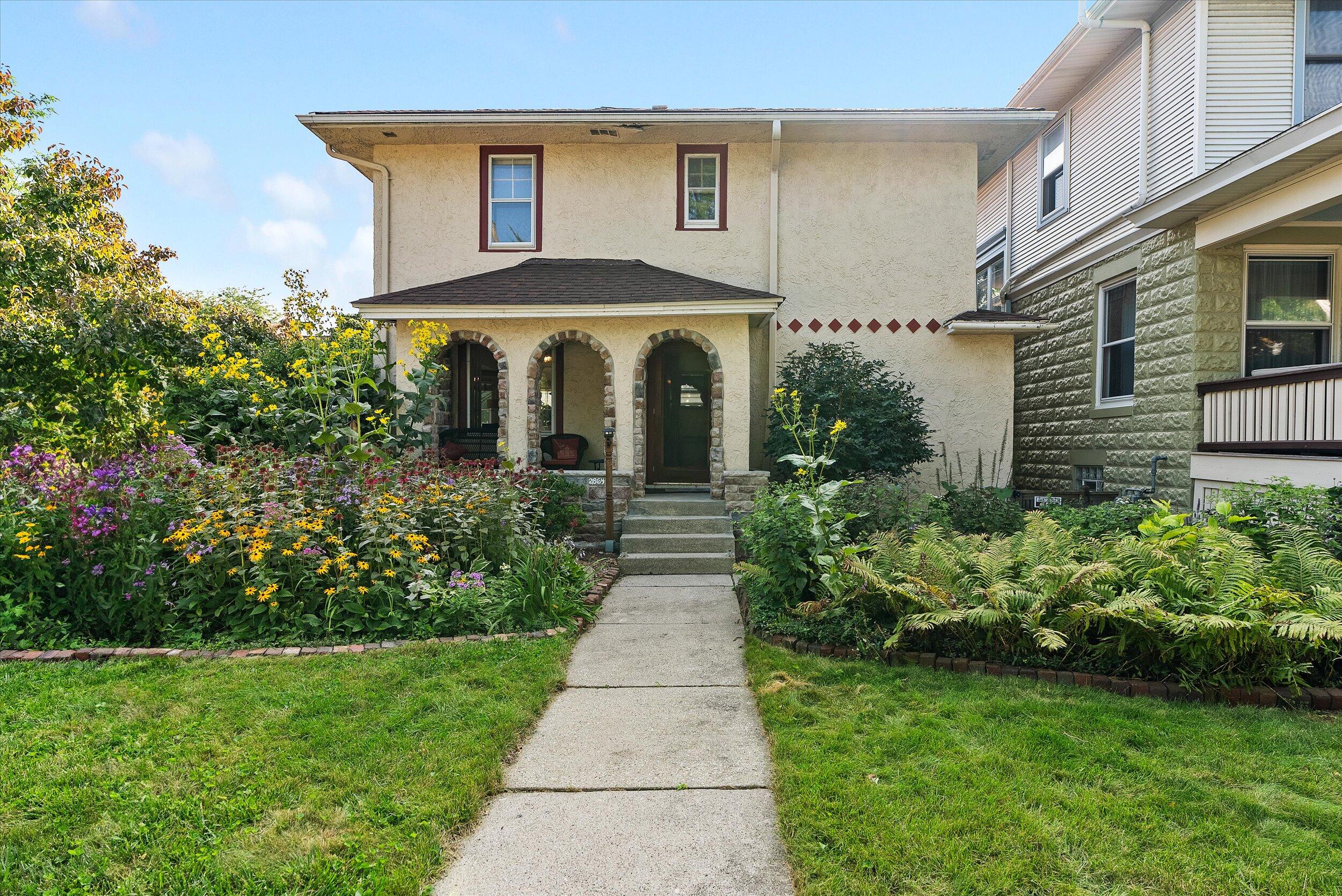 Hackett Ave, Milwaukee, WI 53211