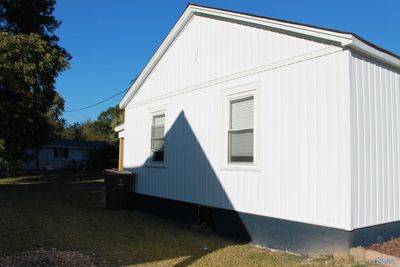 827 West Main Street, House other with 2 bedrooms, 1 bathrooms and null parking in Hartselle AL | Image 2