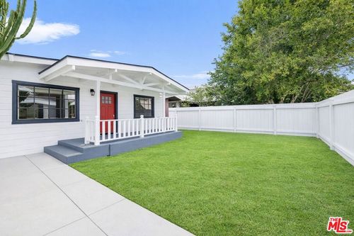 915 Palms Blvd, Venice, CA, 90291-3852 | Card Image