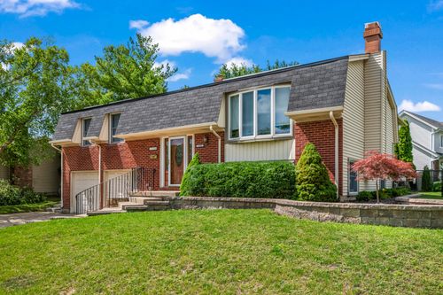 3590 Winston Dr, Hoffman Estates, IL, 60192-1852 | Card Image