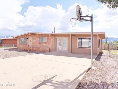172 Andrea Dr, Sierra Vista, AZ, 85635-2010 | Card Image