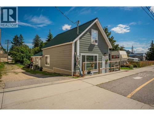 2342 Washington St, Rossland, BC, V0G1Y0 | Card Image