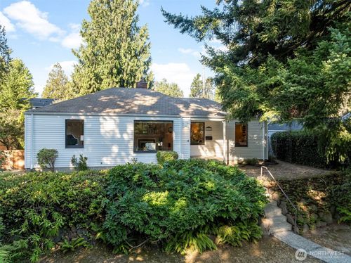 16025 10th Ave Ne, Shoreline, WA, 98155-5811 | Card Image