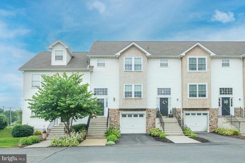 2008 Hampton Ct, MORGANTOWN, PA, 19543-8852 | Card Image