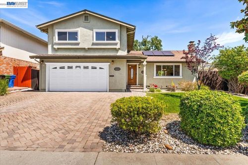 48260 Conifer St, Fremont, CA, 94539-7604 | Card Image