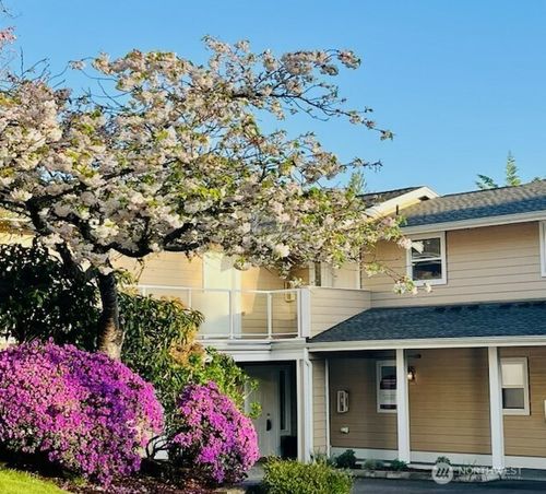 2628-4423 Providence Point Pl Se, Issaquah, WA, 98029-6817 | Card Image