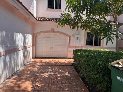 7653 Tamarac Island Cir, Tamarac, FL, 33321-5175 | Card Image