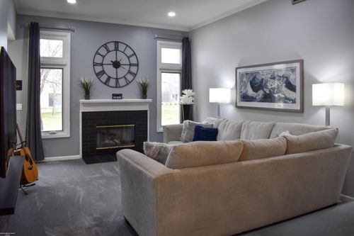 16738 Fieldstone Rdg, Macomb, MI, 48042-1114 | Card Image