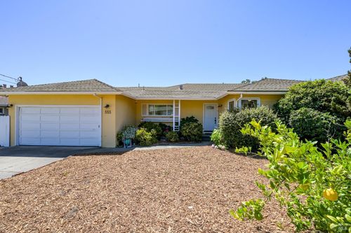 555 Arthur Street, Novato, CA, 94947 | Card Image