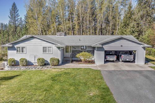 1140 S Pine St, Kettle Falls, WA, 99141-9686 | Card Image