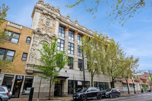 320-1635 Belmont Ave, Chicago, IL, 60657-3050 | Card Image