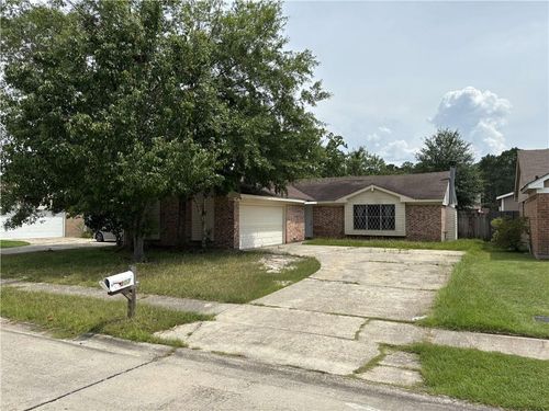 307 Westminster Dr, Slidell, LA, 70460-8422 | Card Image
